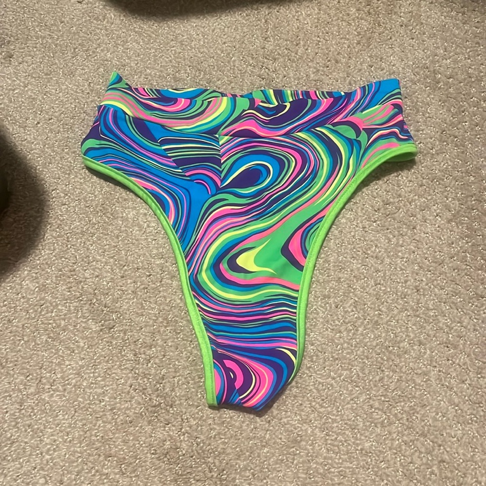 Psychedelic rave bottoms